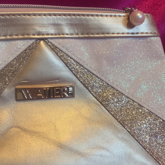 Lisa watier cosmetics bag, sparkles gold and white . Pearl zipper. Never used - Picture 2 of 5
